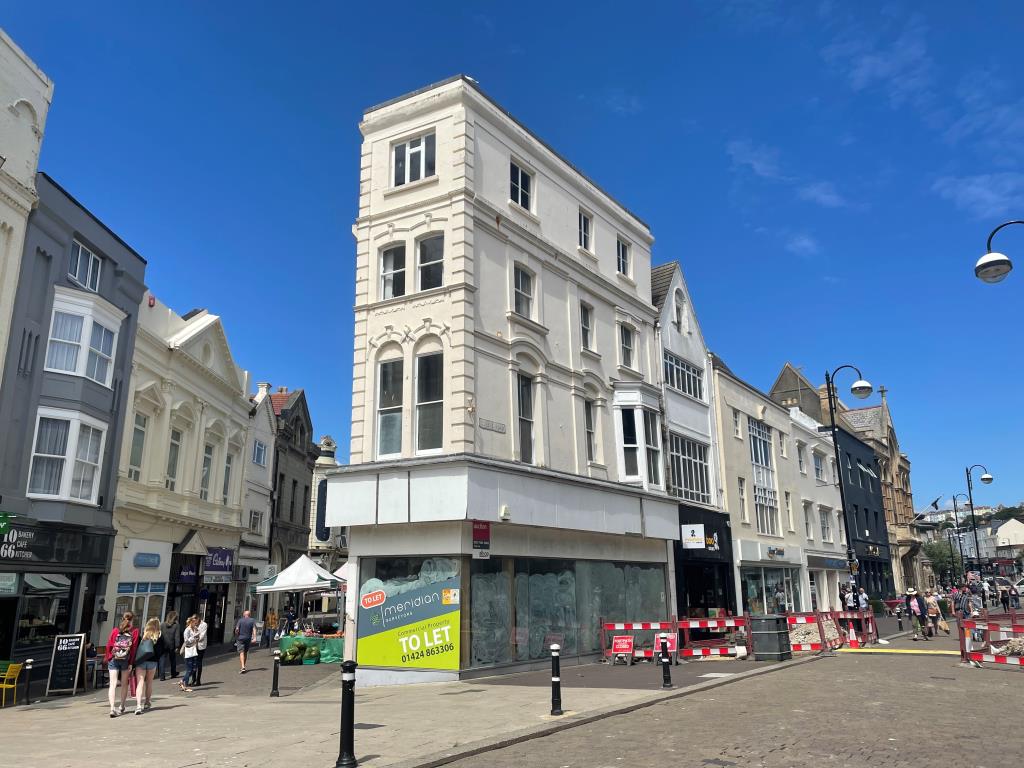 Lot: 14 - FREEHOLD TOWN CENTRE PROPERTY WITH PLANNING PERMISSION FOR SEVEN FLATS -